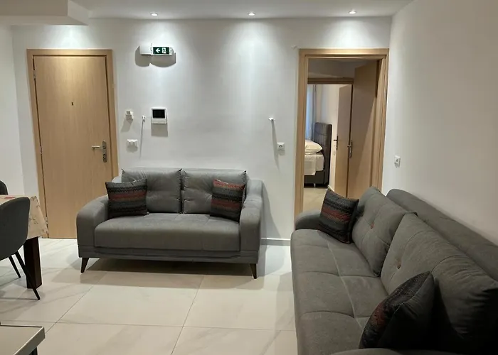 Kostas In Appartement *