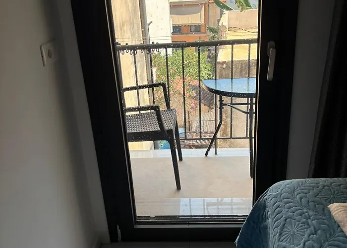 Kostas In