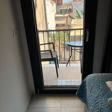Kostas In